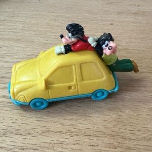 2/ $14 1995 Disney Goofy and Max Adventures Toy Car Burger King Kids Meal Toy